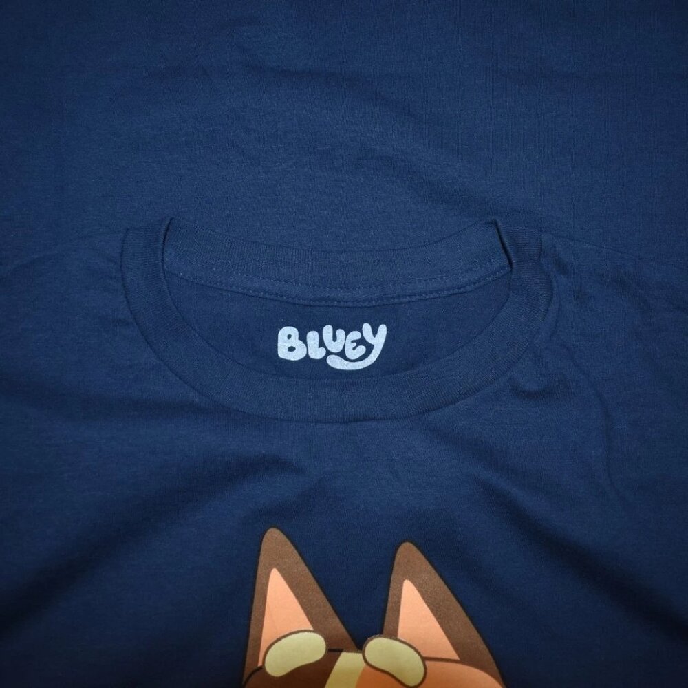 Bluey Mens Bluey Cartoon Dog Family Hugs Navy Blue Shirt New - Picture 3 of 3